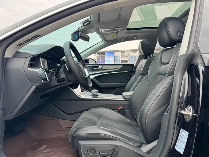 Фото 4 - Audi A7L