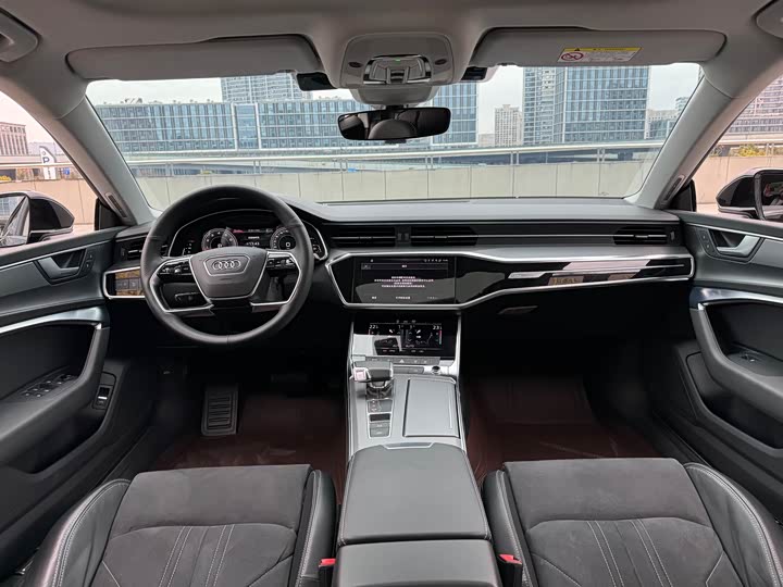 Фото 5 - Audi A7L