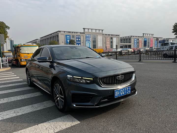 Фото 1 - Geely Preface