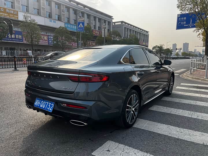 Фото 5 - Geely Preface