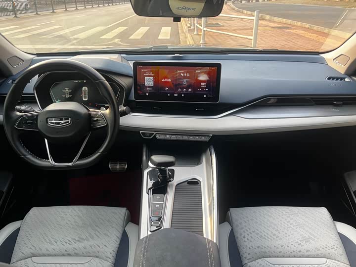 Фото 8 - Geely Preface