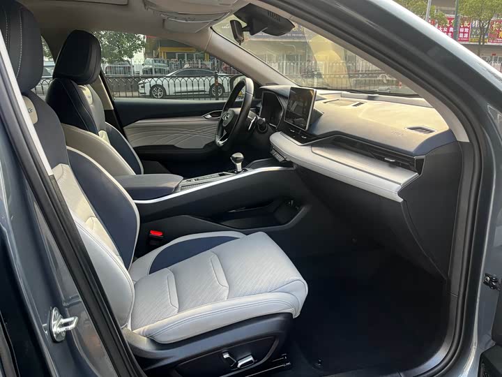 Фото 9 - Geely Preface