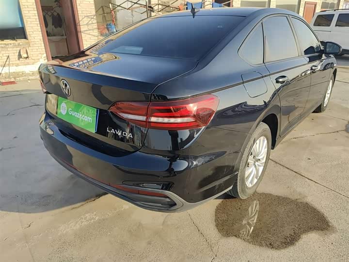 Фото 7 - Volkswagen Lavida
