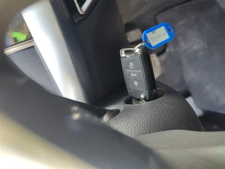 Фото 9 - Volkswagen Lavida