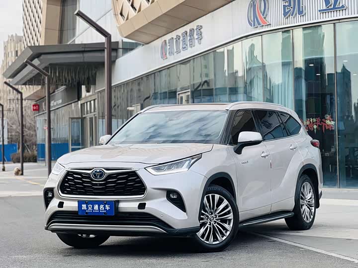 Фото 1 - Toyota Highlander