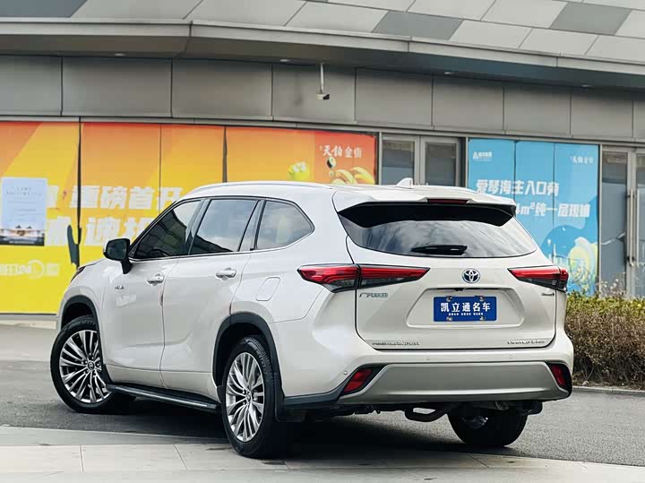 Фото 4 - Toyota Highlander