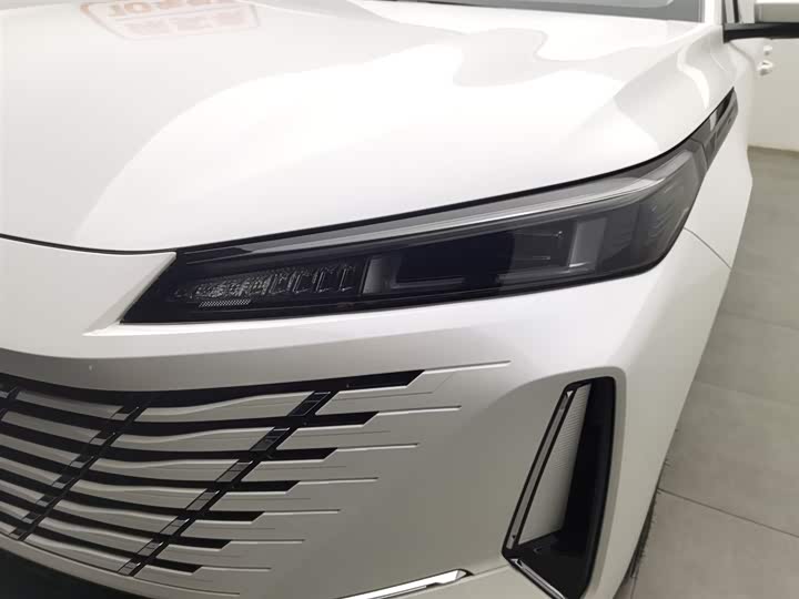 Фото 7 - Changan Eado EV