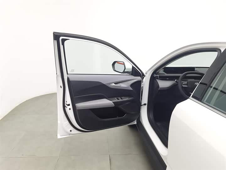 Фото 8 - Changan Eado EV