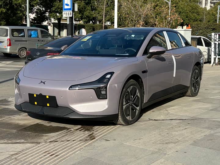 Фото 1 - XPeng Mona M03