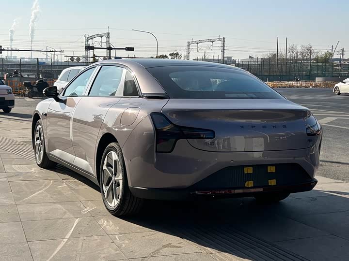 Фото 4 - XPeng Mona M03