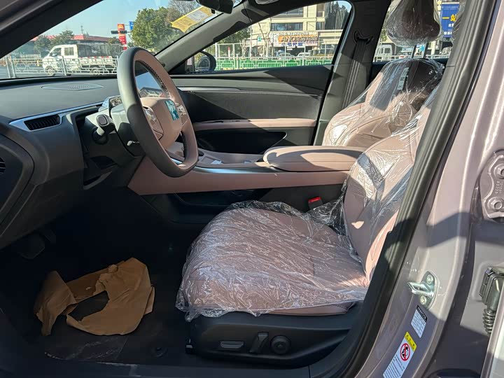 Фото 7 - XPeng Mona M03