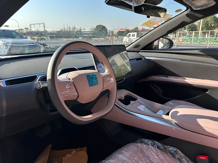 Фото 8 - XPeng Mona M03