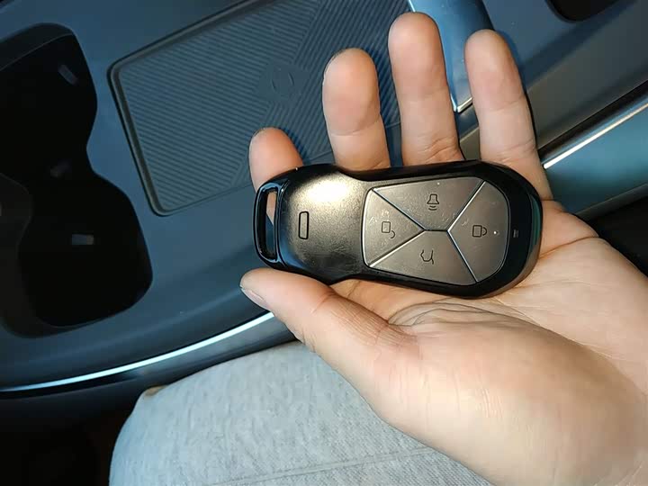 Фото 9 - XPeng Mona M03