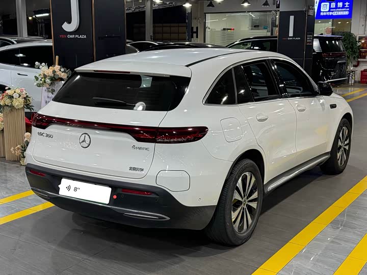 Фото 4 - Mercedes-Benz EQC