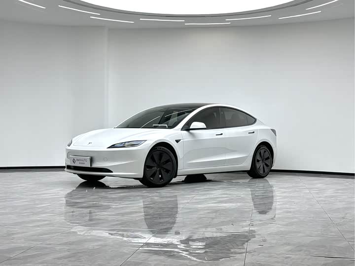 Фото 1 - Tesla Model 3