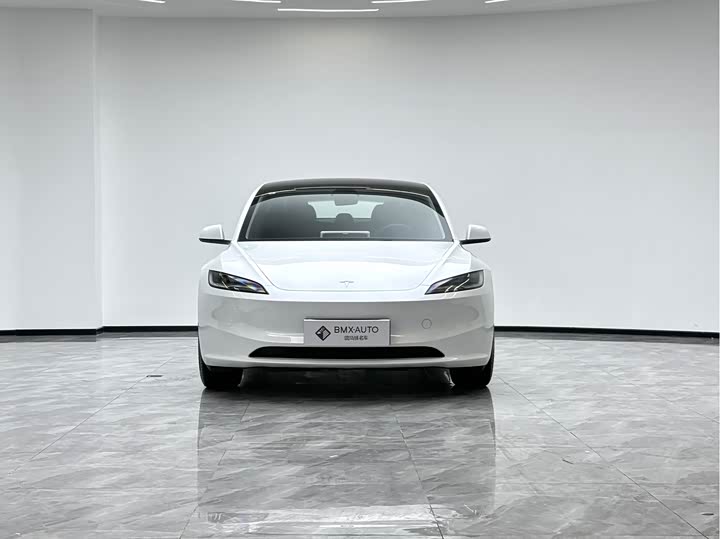 Фото 7 - Tesla Model 3