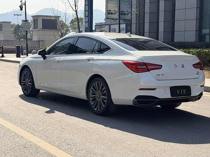 Фото 4 - Hongqi H5