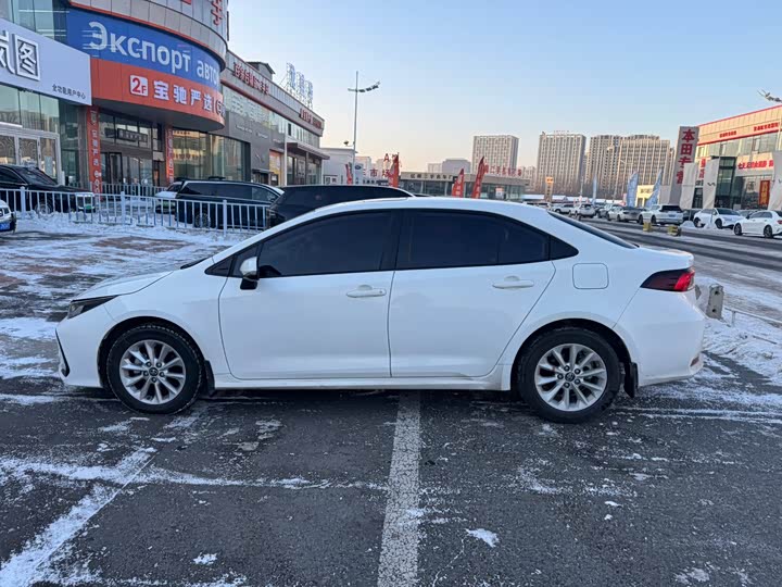 Фото 7 - Toyota Corolla