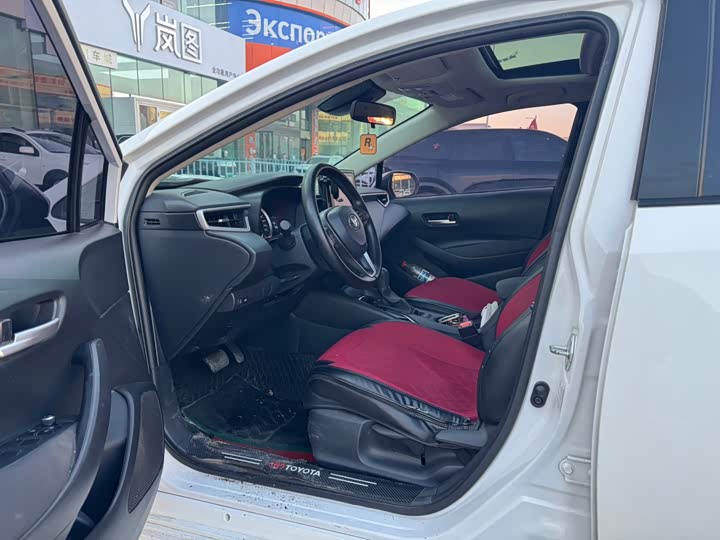 Фото 8 - Toyota Corolla