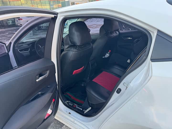 Фото 9 - Toyota Corolla