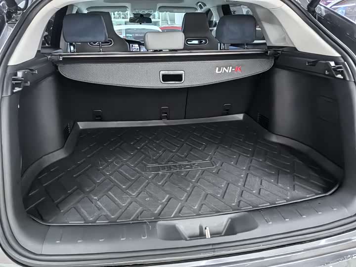 Фото 8 - Changan UNI-K Hybrid