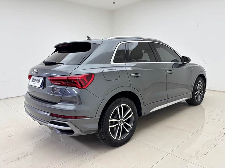 Фото 4 - Audi Q3