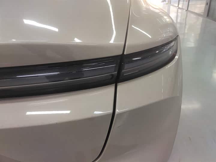 Фото 8 - Nio ET5