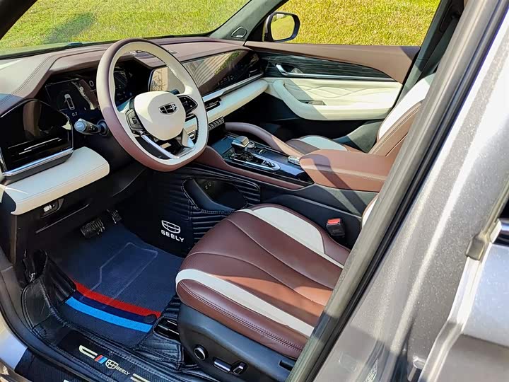 Фото 7 - Geely Monjaro