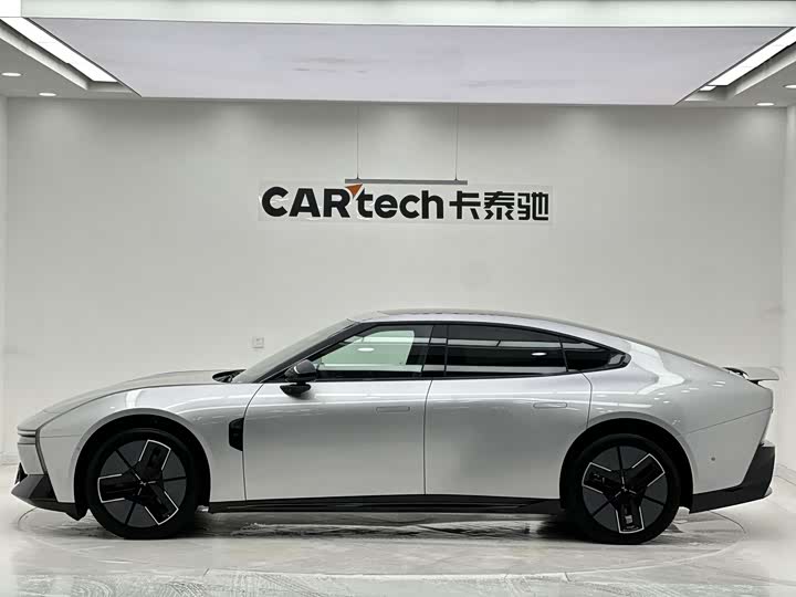 Фото 7 - XPeng P7