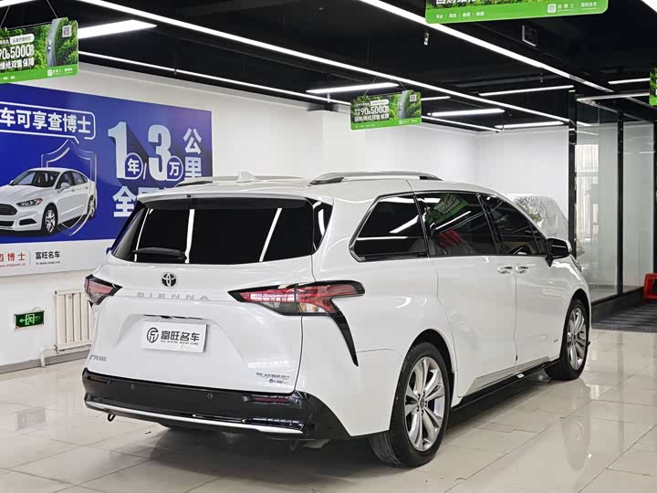 Фото 5 - Toyota Sienna