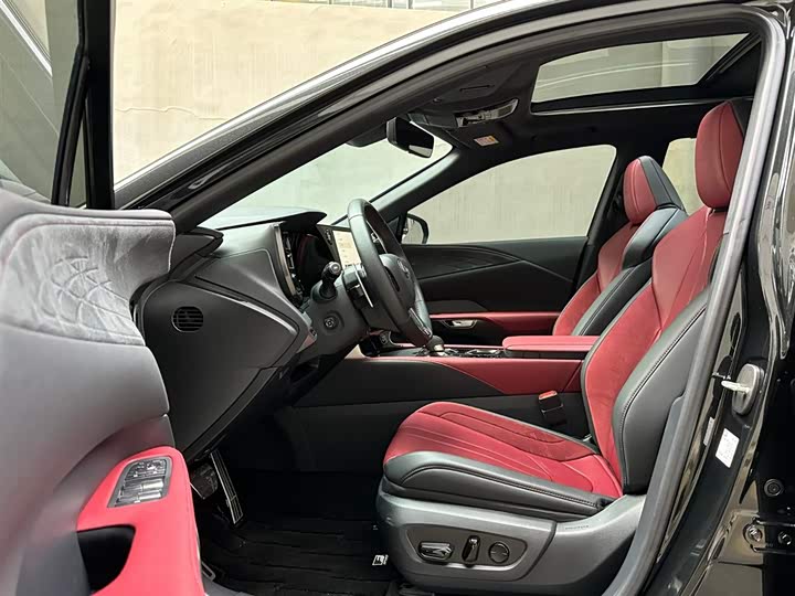 Фото 7 - Lexus RX