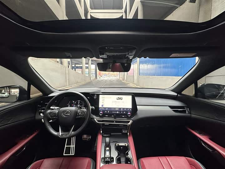 Фото 9 - Lexus RX