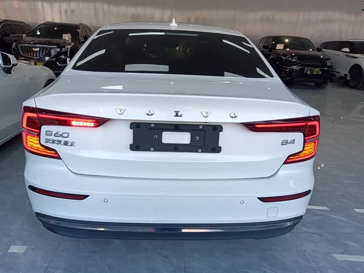 Фото 6 - Volvo S60