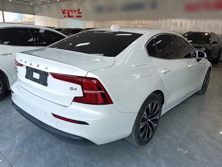 Фото 7 - Volvo S60