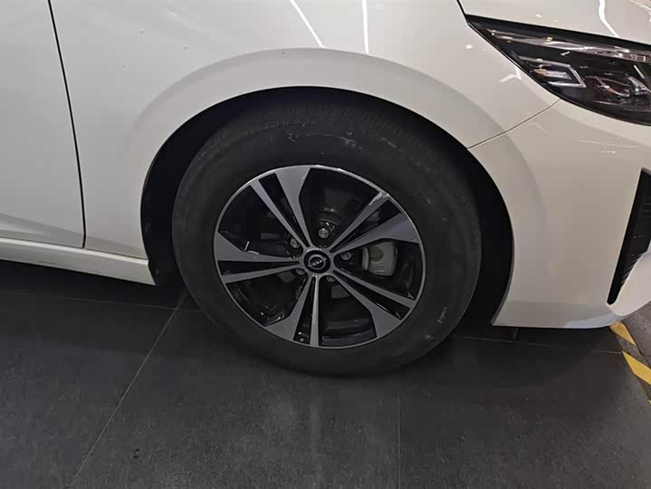 Фото 6 - Nissan Sylphy