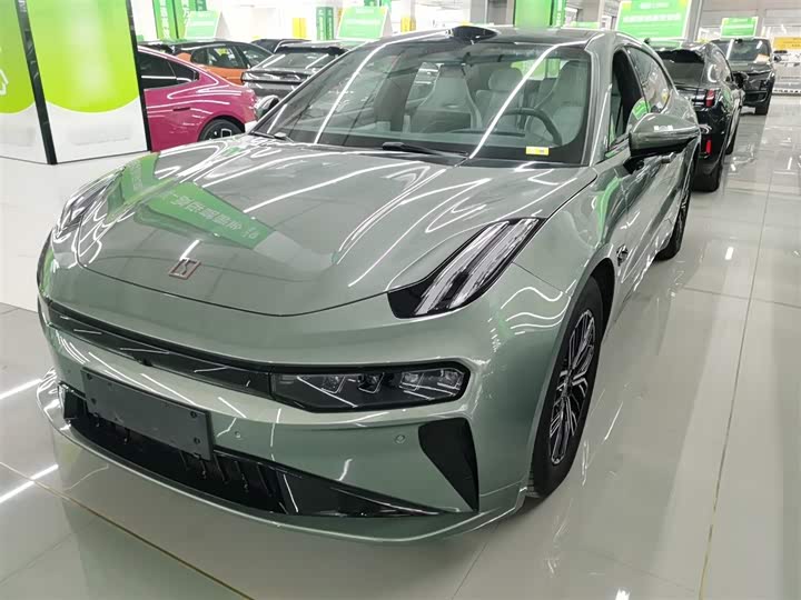 Фото 2 - Zeekr 001