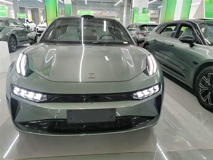 Фото 3 - Zeekr 001