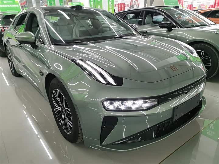 Фото 4 - Zeekr 001