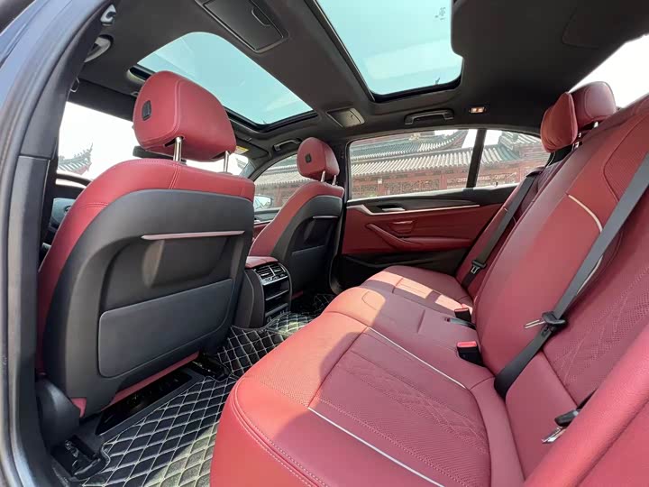 Фото 9 - BMW 5 Series