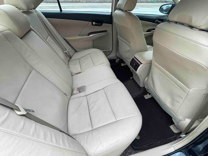 Фото 9 - Toyota Camry