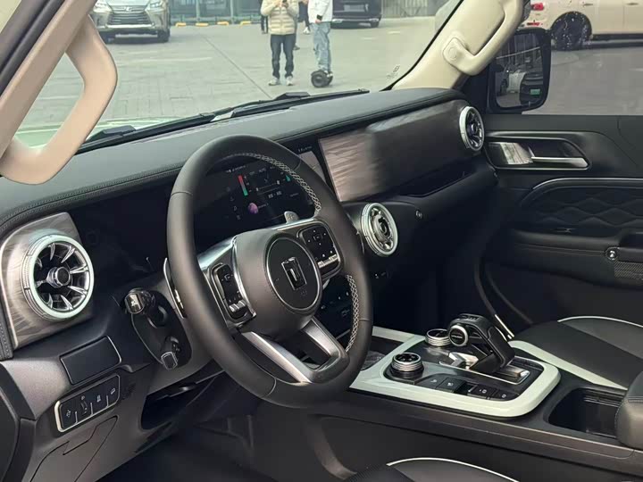 Фото 8 - Tank 300