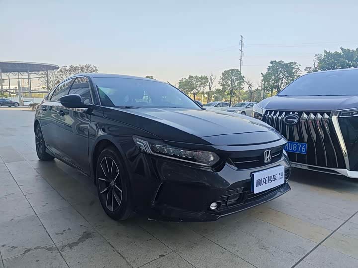 Фото 3 - Honda Inspire