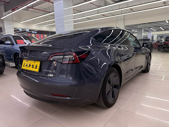 Фото 5 - Tesla Model 3