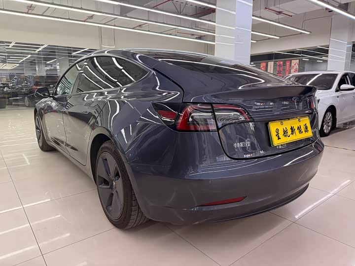 Фото 7 - Tesla Model 3