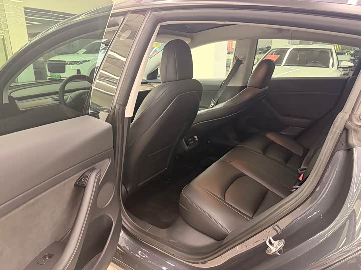 Фото 9 - Tesla Model 3