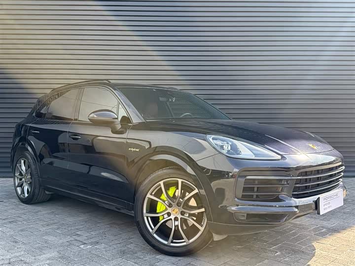Фото 2 - Porsche Cayenne Hybrid