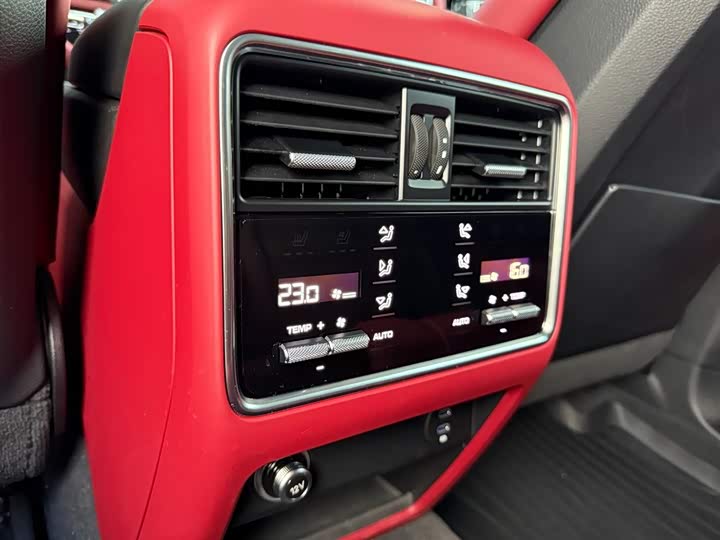 Фото 8 - Porsche Cayenne Hybrid