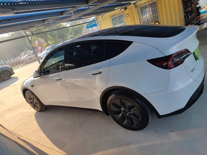 Фото 5 - Tesla Model Y