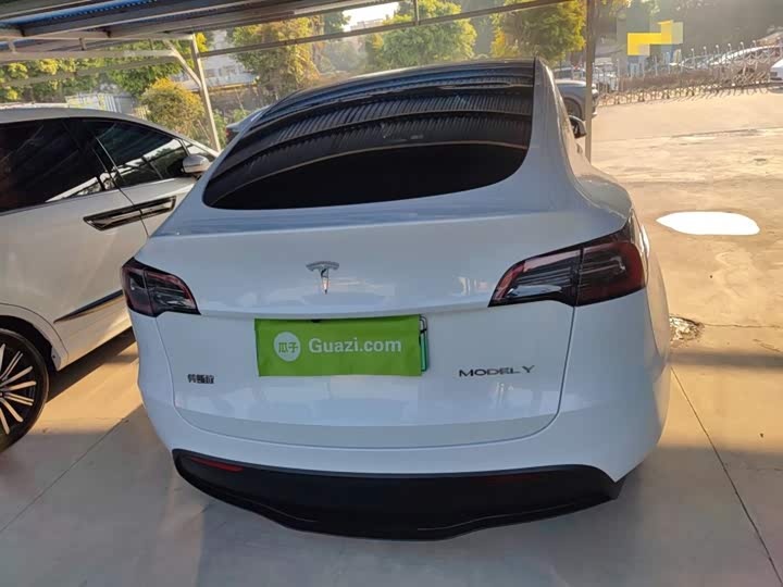 Фото 6 - Tesla Model Y