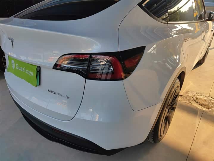 Фото 8 - Tesla Model Y